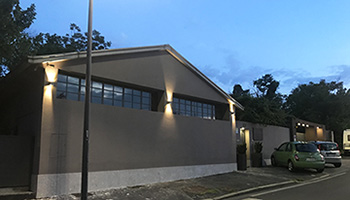 Est house